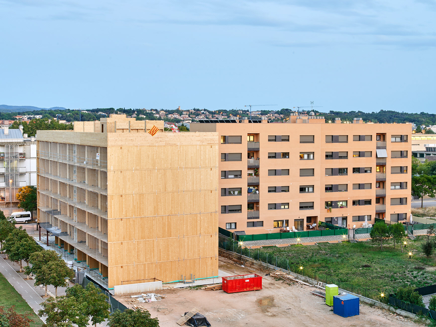 Complesso residenziale in XLAM in fase di costruzione a Girona, Spagna (© Egoin)
