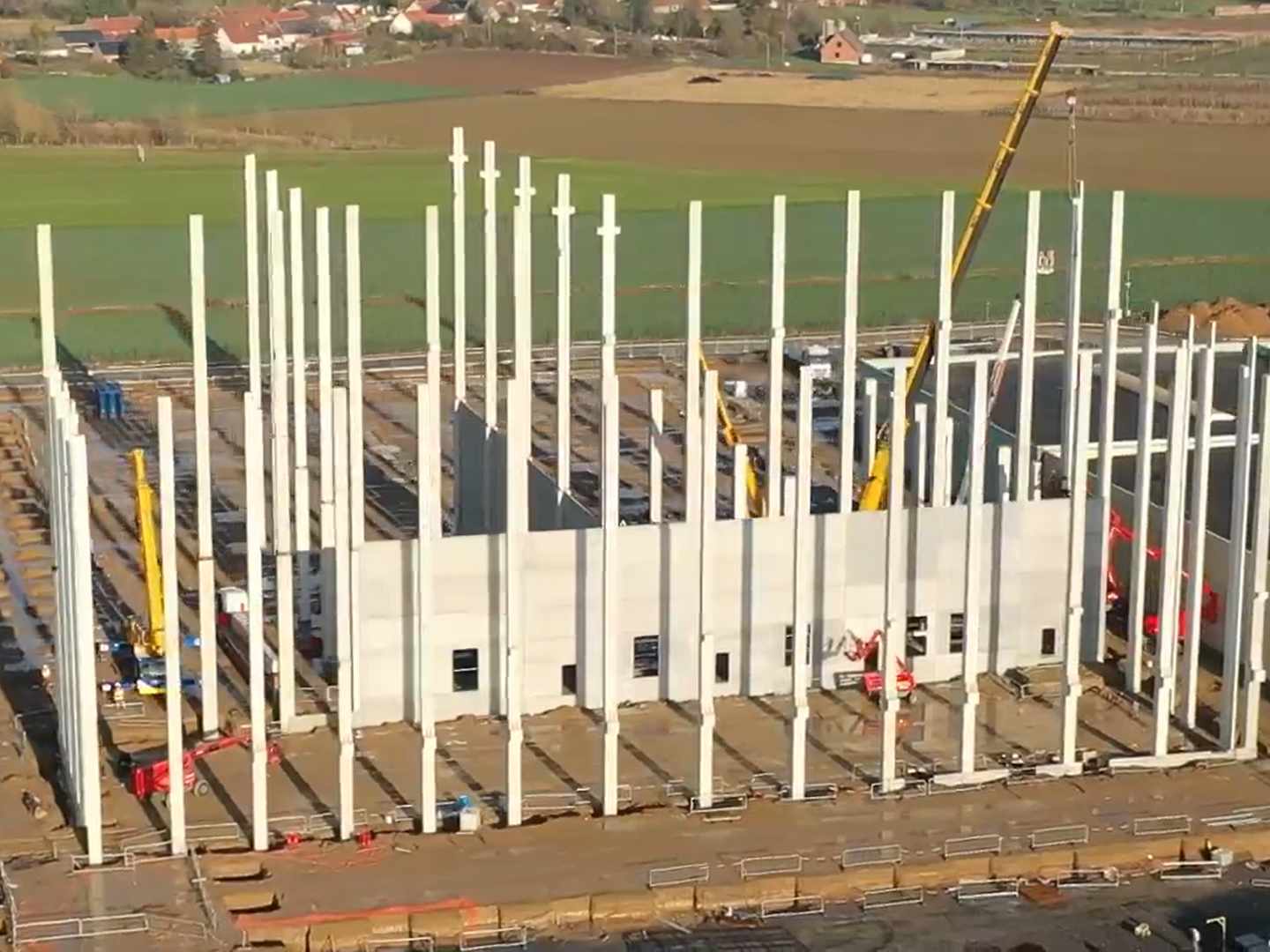 Costruzione di un edificio adibito a magazzino a Faverolles, Francia