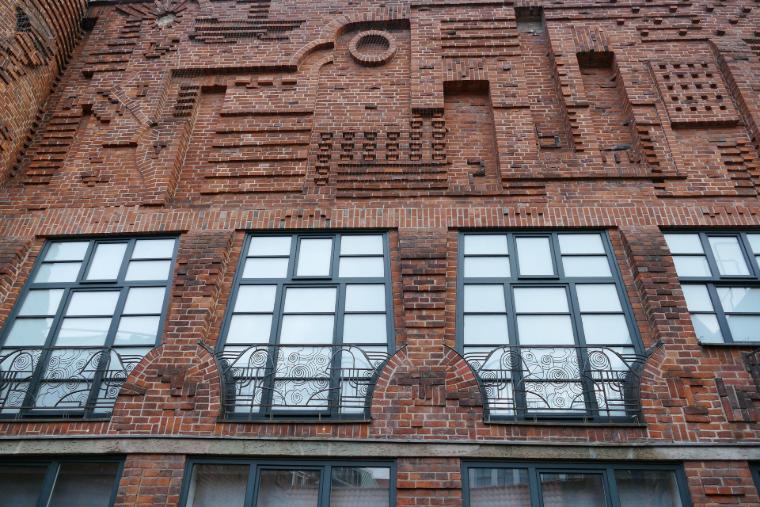 Progettazione espressionista di facciate in Böttcherstrasse (Germania)