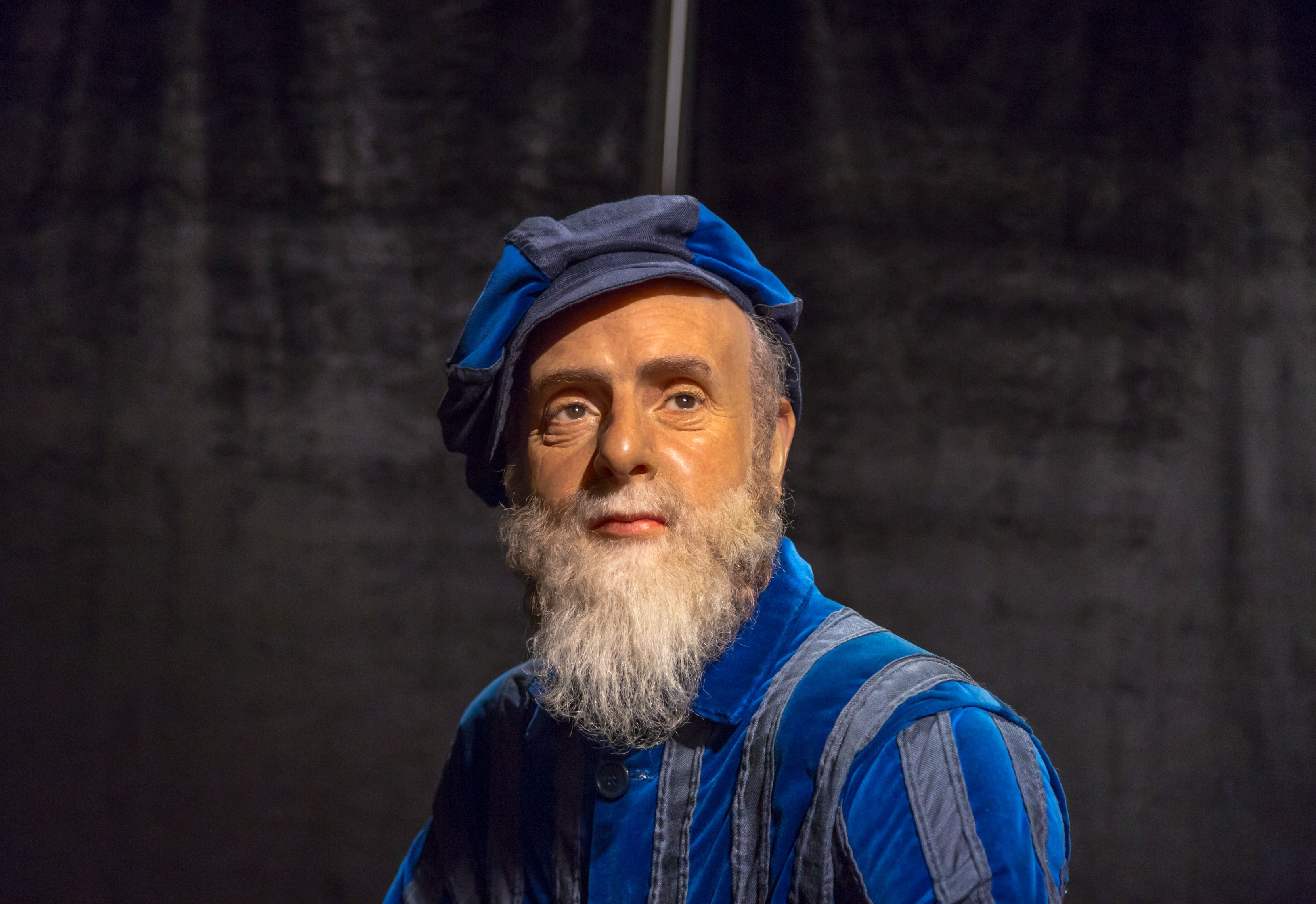 Statua di cera dell’artista e architetto Friedensreich Hundertwasser al Madame Tussauds di Vienna.
