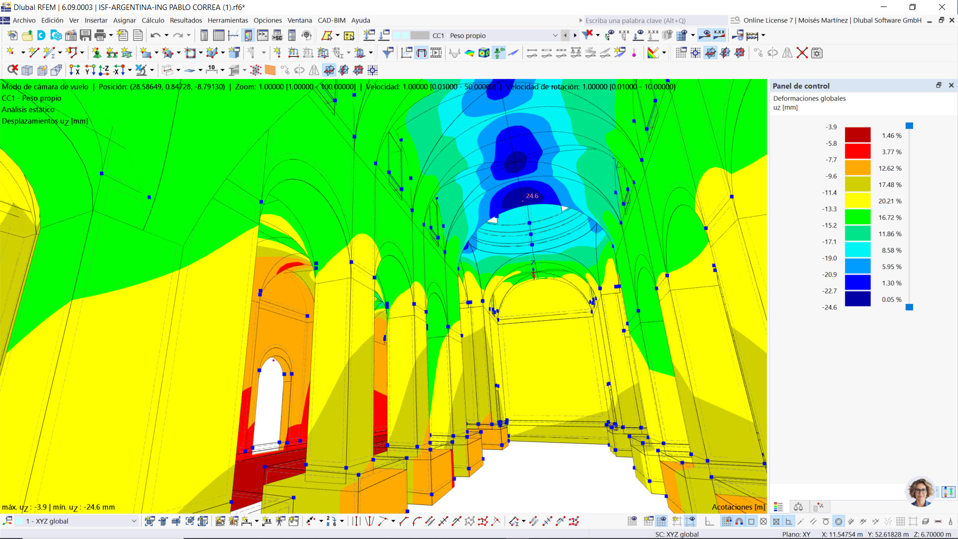 Vista interna del modello della chiesa in RFEM con deformazioni sotto peso proprio