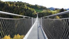 Ponte sospeso LaPendenta nelle Alpi svizzere | Ponte pedonale con tecnologia innovativa di funi