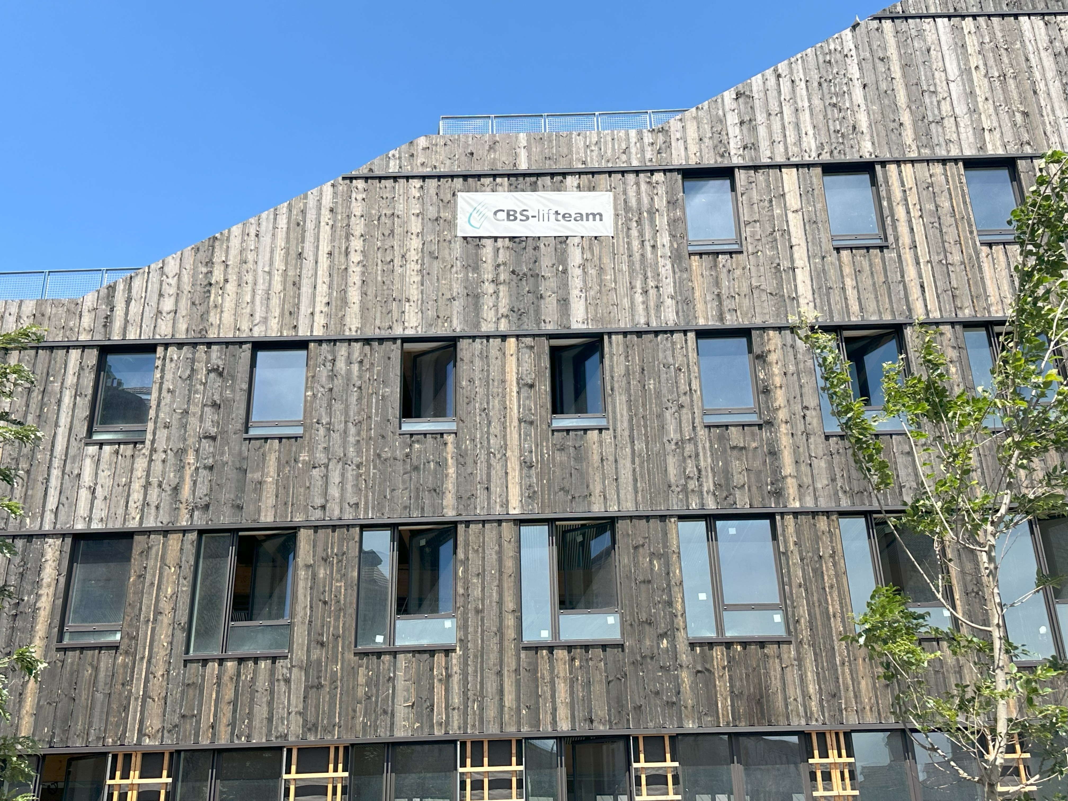 Facciata dell'edificio per uffici WOOD | © CBS-Lifteam