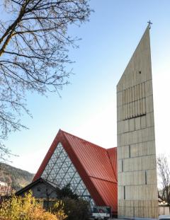 Campanile moderno in legno