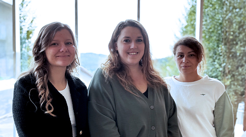 Consulenza con il team amministrativo in un ambiente professionale