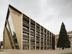 Nuovo edificio in legno del Dipartimento di scienze della salute dell'UPNA