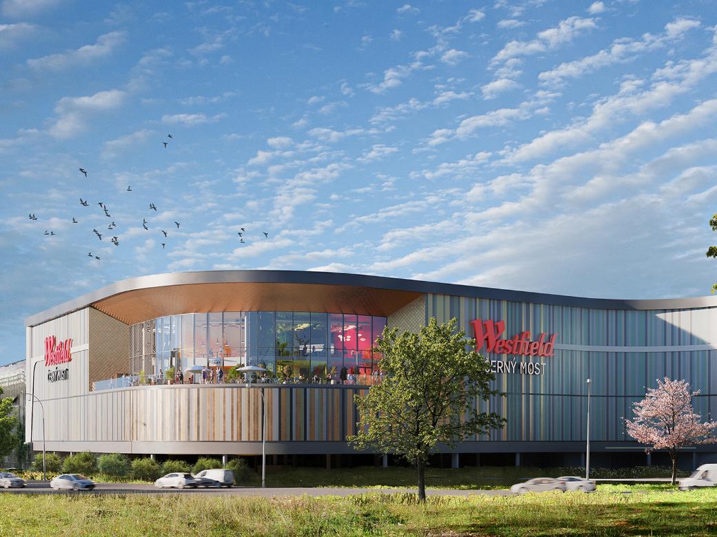 Vista dell'ampliamento della struttura in acciaio presso il centro commerciale Westfield Černý Most, che mette in evidenza l'intricata progettazione e il lavoro ingegneristico.