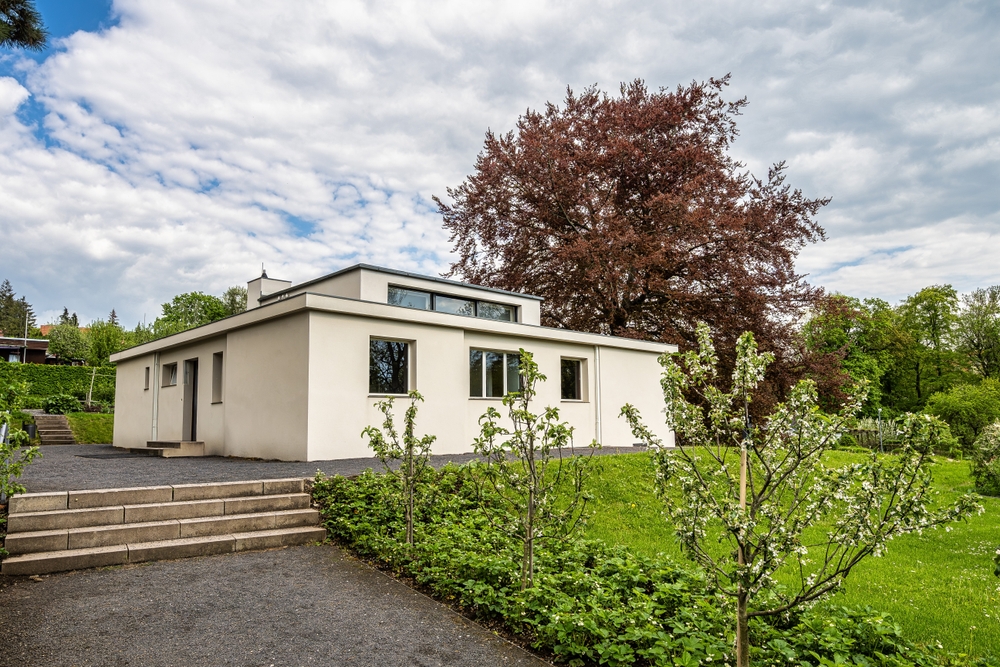 Najsłynniejszym budynkiem wystawy Bauhaus jest dom wzorcowy "Am Horn" w Weimarze.