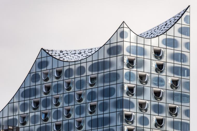 Wyjątkowa fasada: Lively Wave Patterns w sali koncertowej Elbphilharmonie (Hamburg, Niemcy)