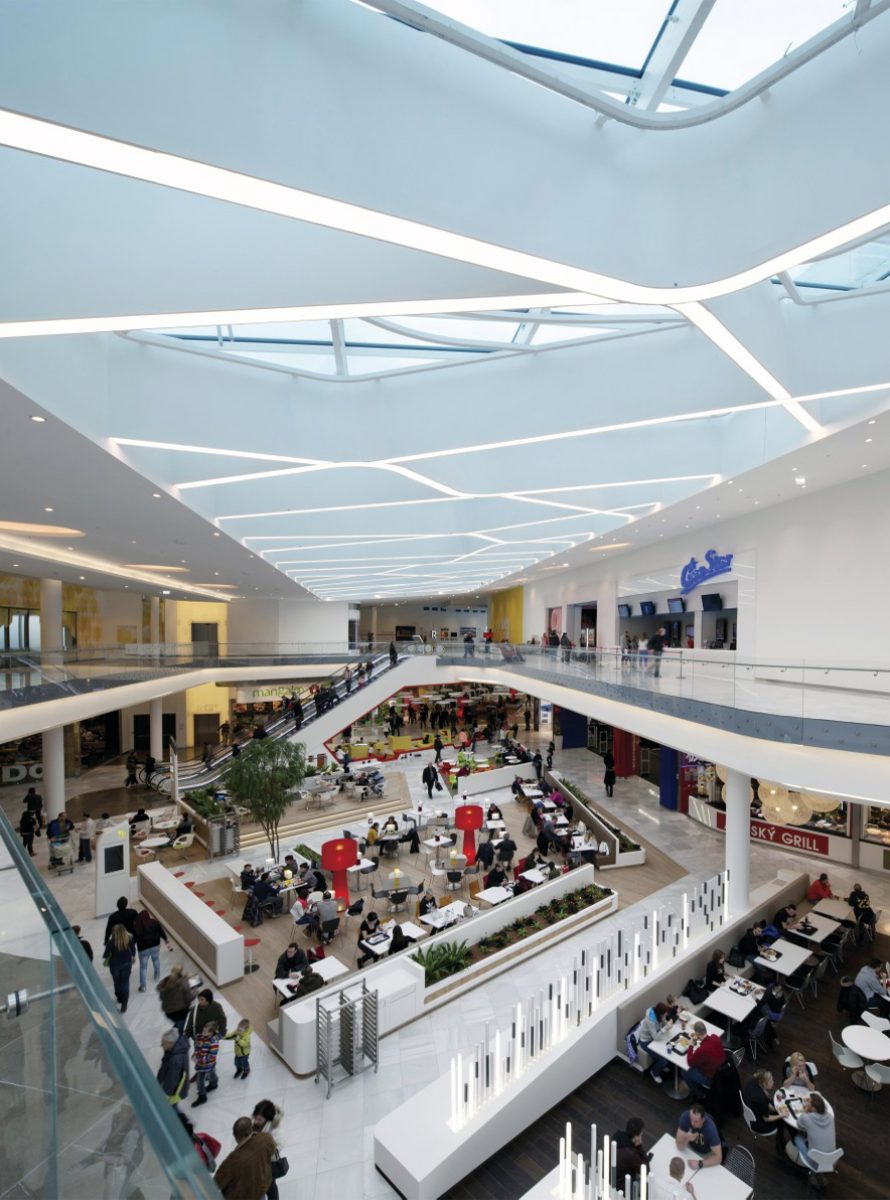 Stalowa konstrukcja rozbudowy centrum handlowego z świetlikiem i dodatkowym piętrem
