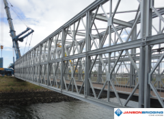 Detalhe de ponte temporária em aço (© Janson Bridging)