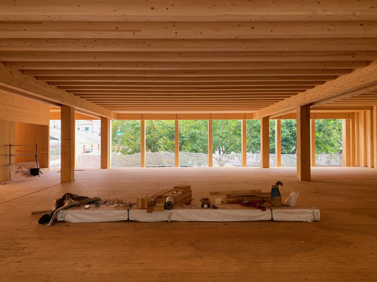 Foto do interior do edifício (© Estudi M103)