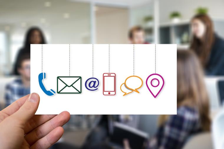 O contacto com os outros facilita muitas coisas.