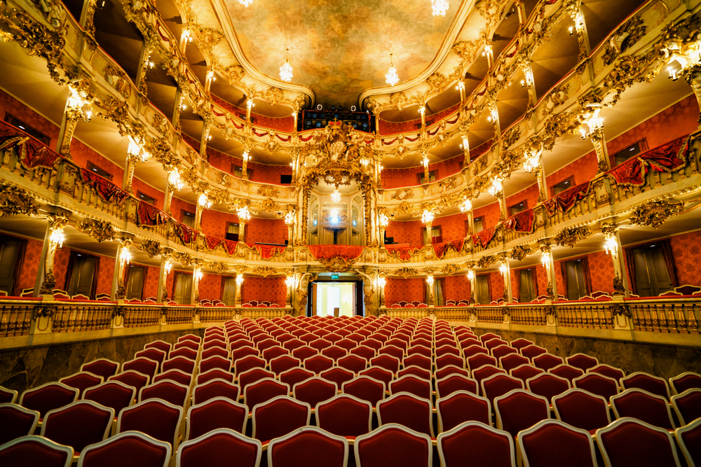 Interior impressionante do Teatro Residência em Munique, Alemanha
