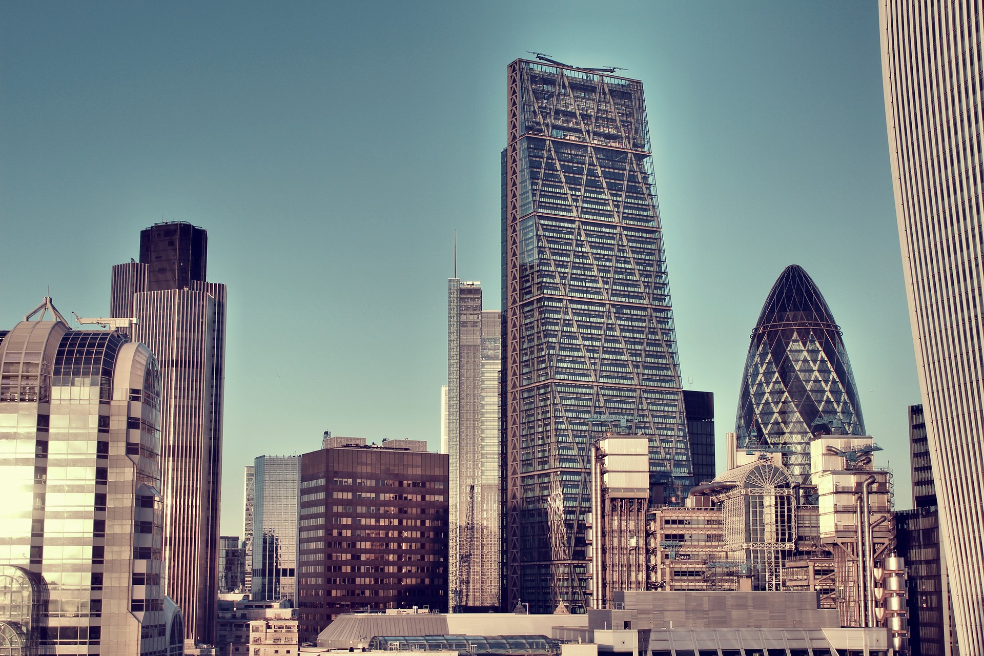 O Edifício Lederenhall em Londres, também conhecido como ralador de queijo,