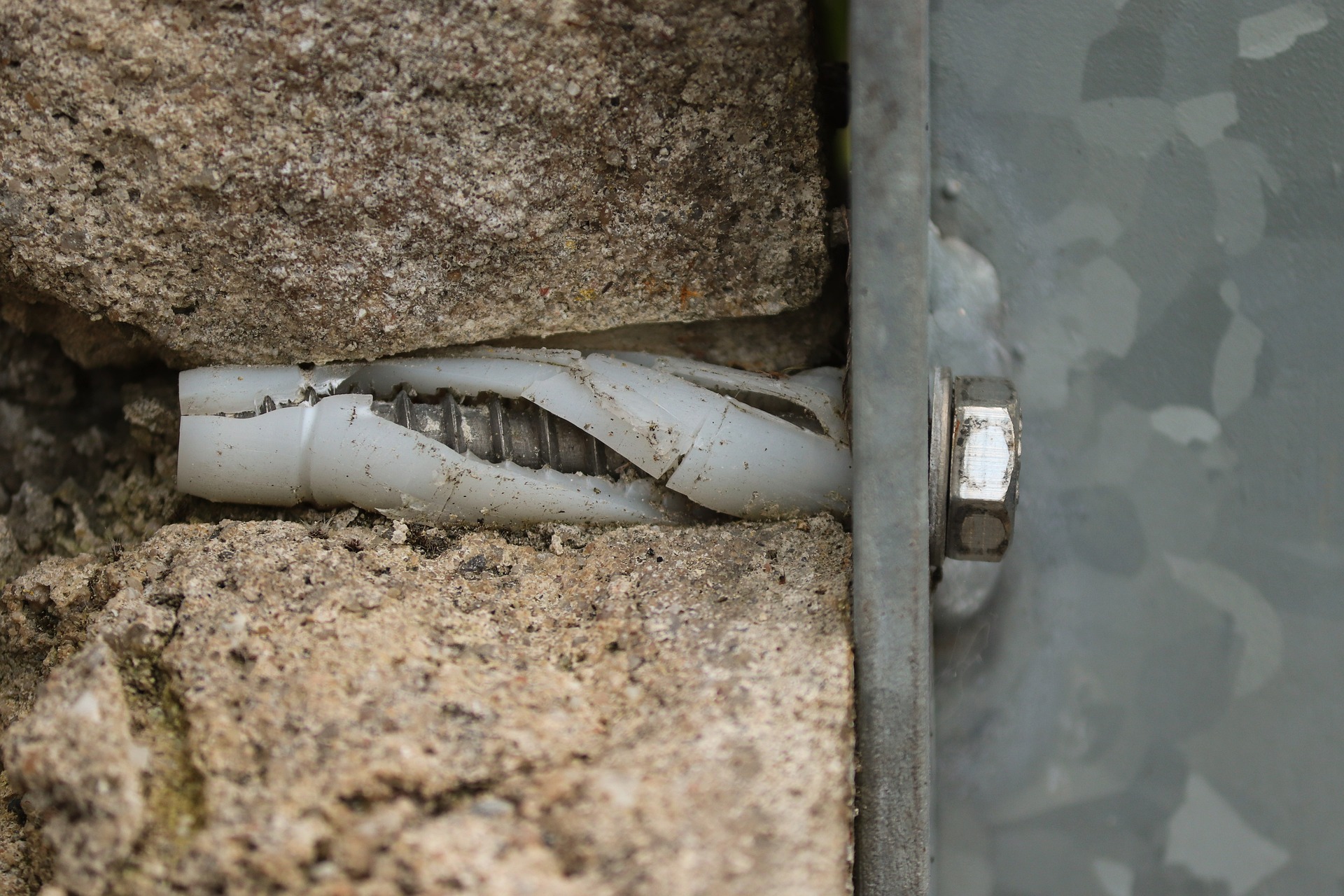 Todos conhecem as cavilhas: quer seja para utilização em casa ou para a indústria da construção.