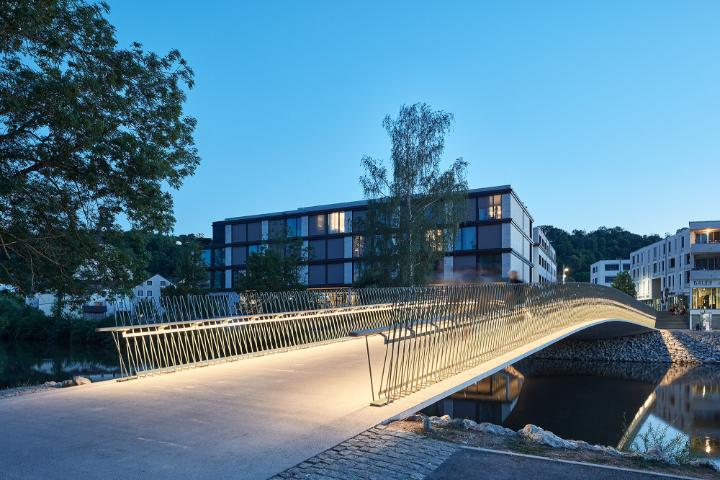 Ponte iluminada | © Bruno Klomfar