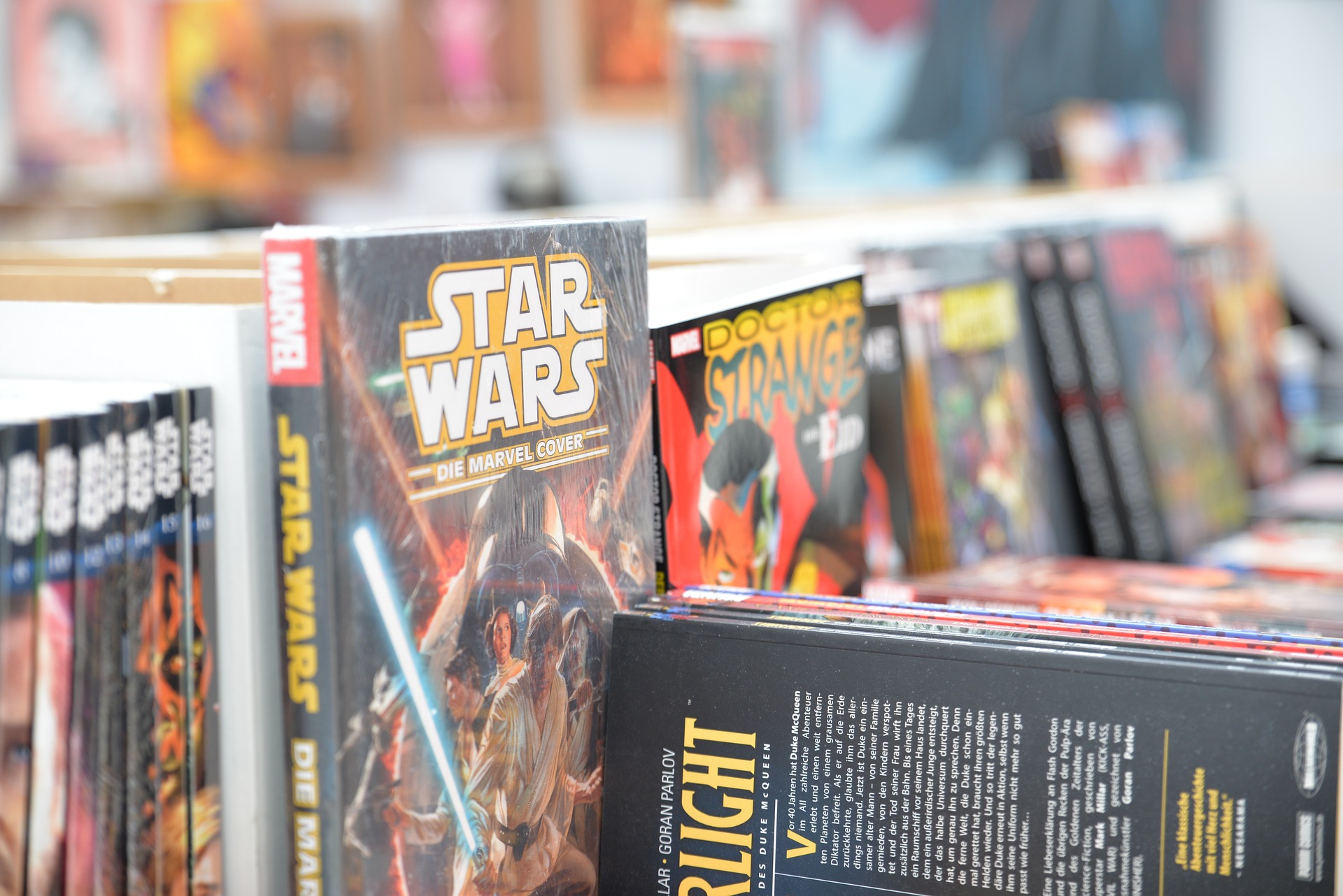 A expansão da Franção "Star War War" também faz sucesso fora do cinema e da série, com apenas o colapso do hotel "Star War War".