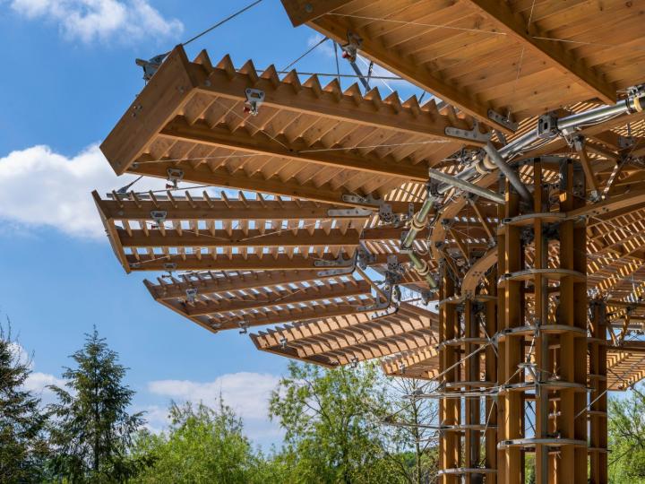 Pavilhão cinético no Castelo de Radíč, República Checa | @ Fotografia: Aleš Jungman