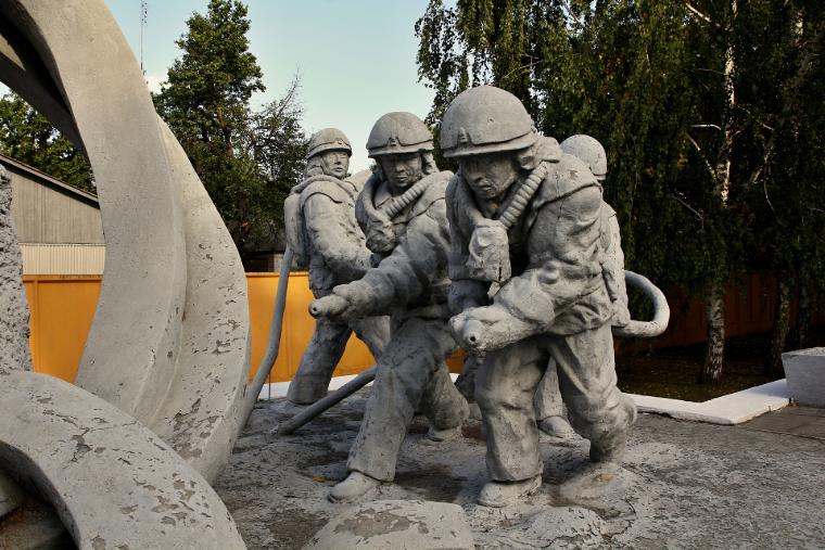 Monumento aos bombeiros de Chernobyl. Nenhum deles sobreviveu.