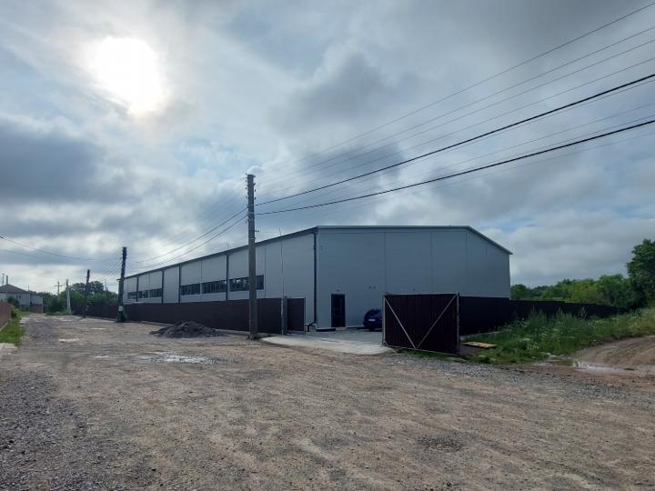 Vista exterior de um centro logístico moderno em Khmelnytskyi, Ucrânia