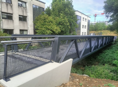 Пешеходный мостек Беккереля в Ла-Шапель-сюр-Эрдр | © ACML