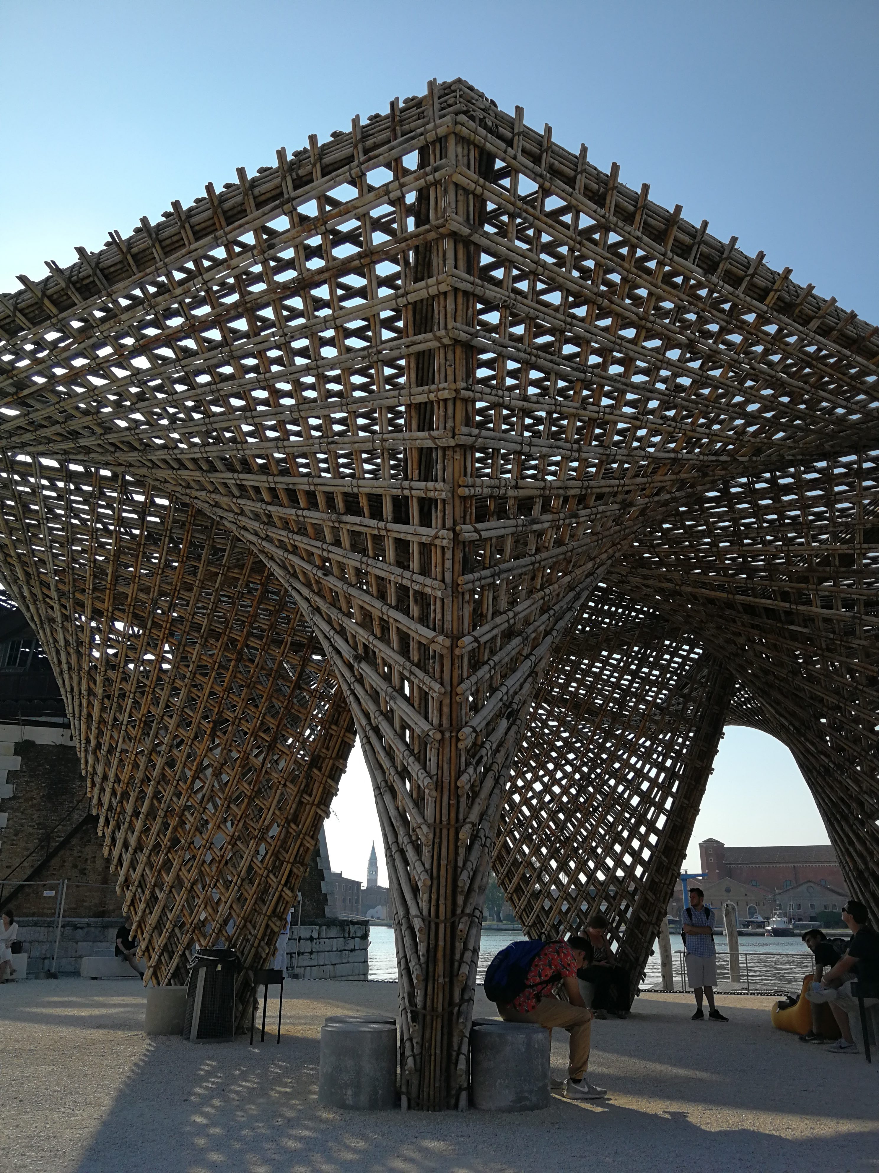竹钟乳石（©Ergodomus Timber Engineering）