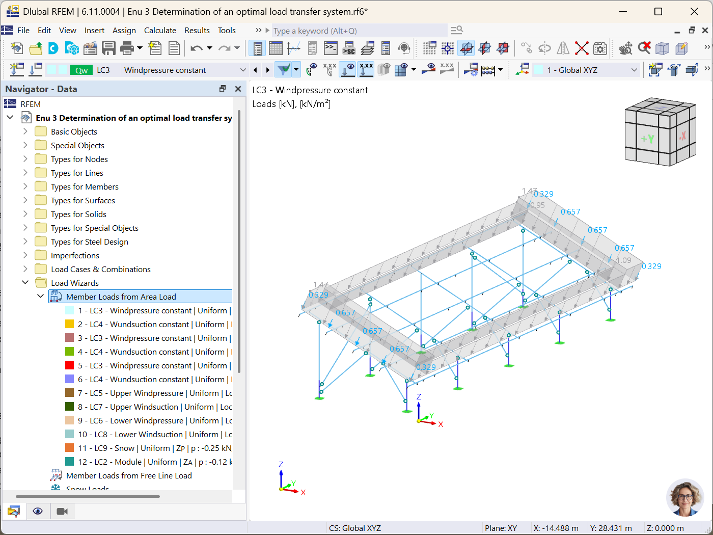RFEM 6 地面安装光伏发电系统上的恒定风压。优化其负载方案和系统效率。